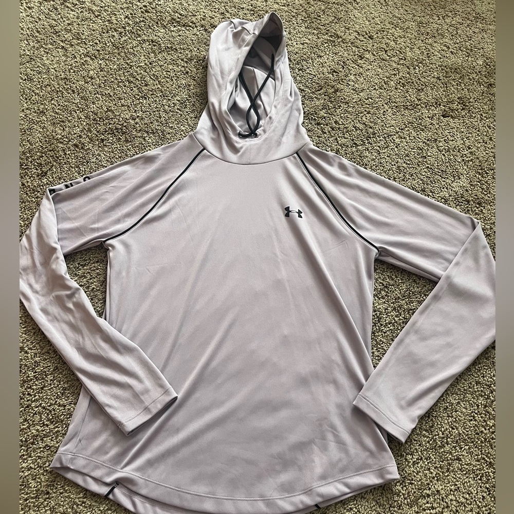 Under armor pull over